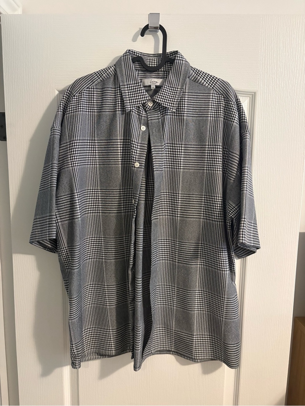 Men's Gray Plaid Short-Sleeve Button-Down Shirt